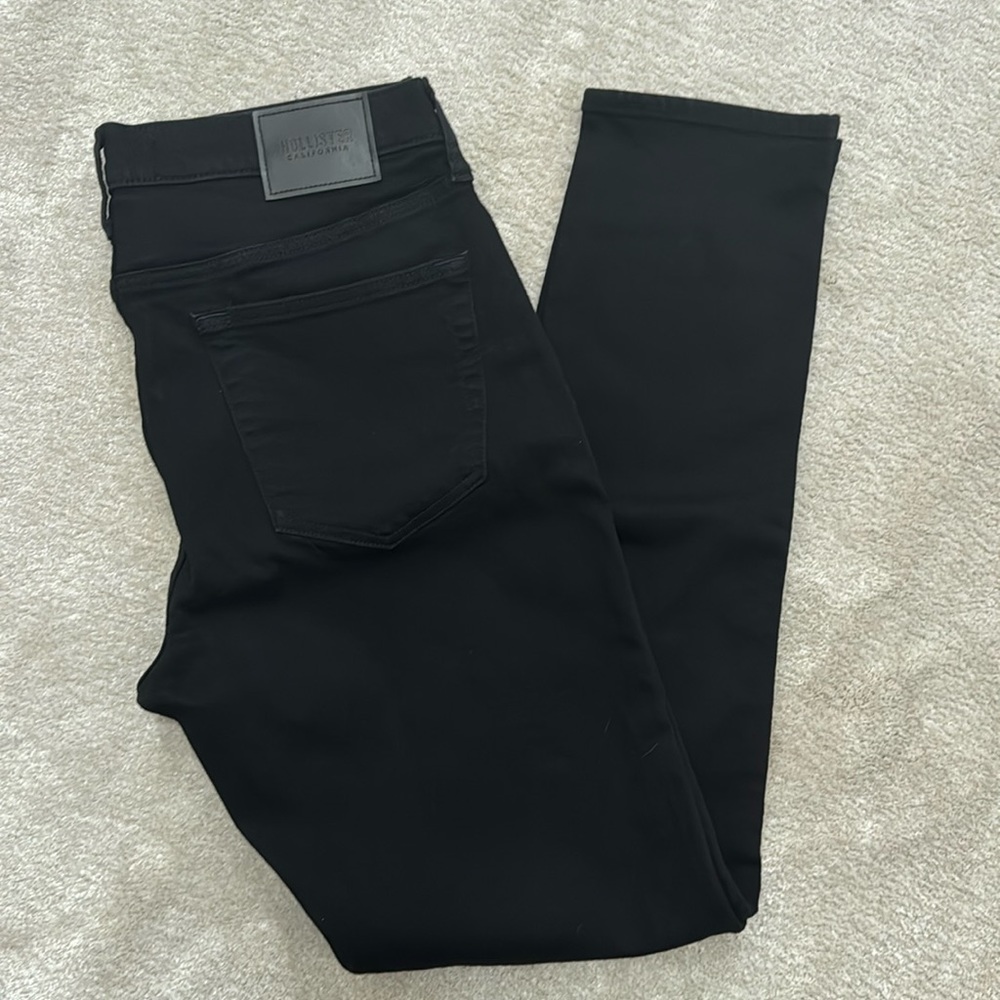 NWOT- Men’s Holister Athletic Skinny Jeans